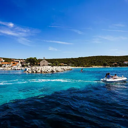 Ryanair'S Seaside Top Choice Zadar Exterior photo