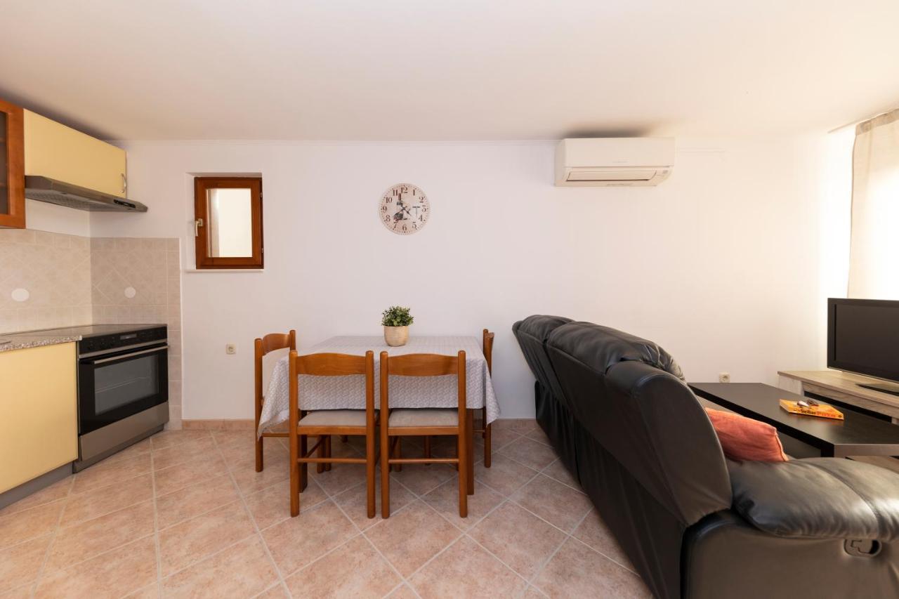 Ryanair'S Seaside Top Choice Zadar Apartment